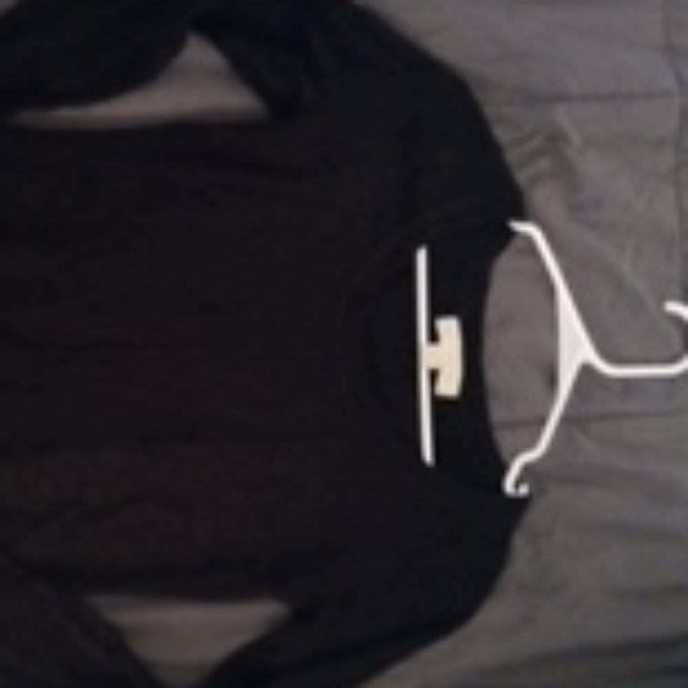Niki Minaj black cardigan sweater